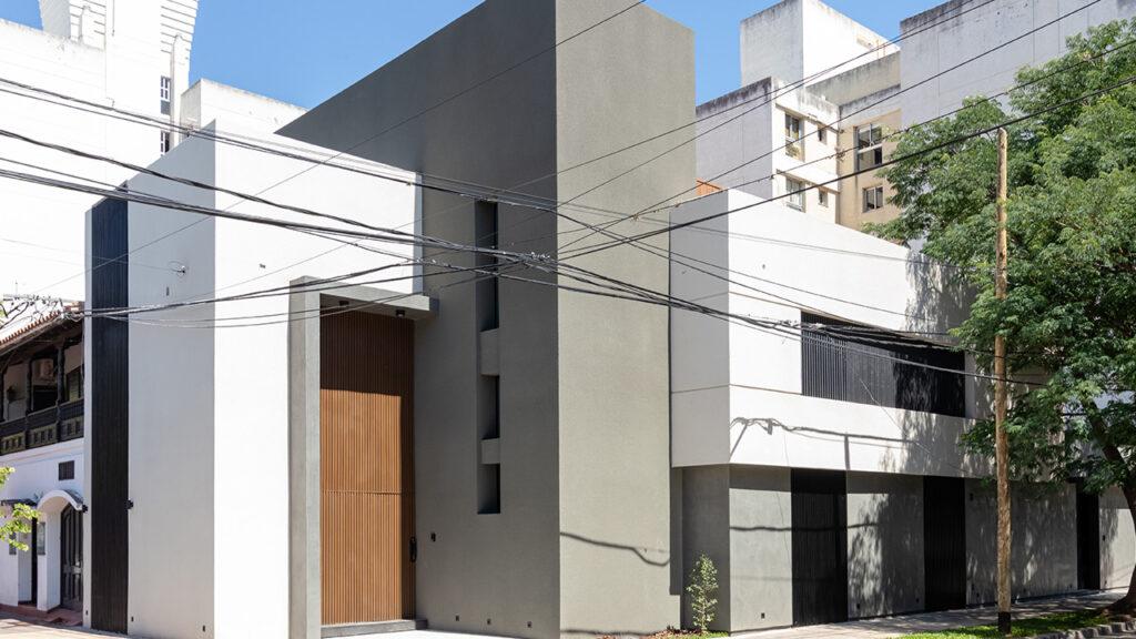 Renovación integral de vivienda: interiores y exteriores